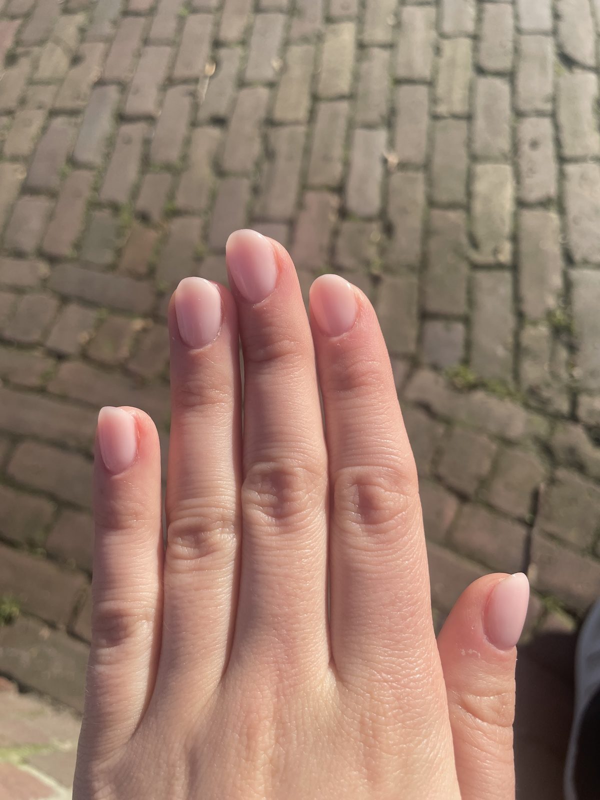 Natuurlijk roze BIAB, gefotografeerd door Anne